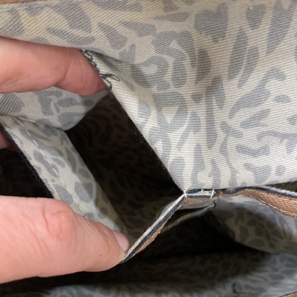 Guess Cream Beige Satchel Purse Handbag with Top Handles Studded Outline - Picture 7 of 15